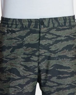 RVCA Shorts / Hybrids><noscript><img width=