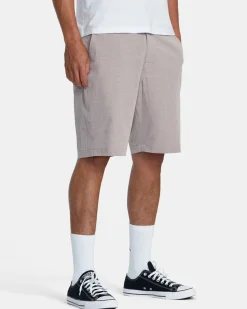 RVCA Shorts / Hybrids><noscript><img width=