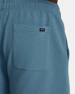 RVCA Shorts / Hybrids><noscript><img width=