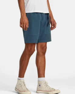 RVCA Shorts / Hybrids><noscript><img width=