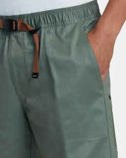 RVCA Shorts / Hybrids><noscript><img width=