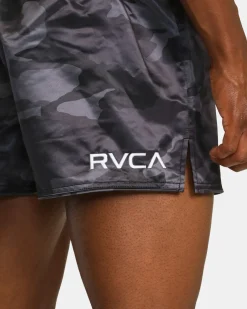 RVCA Shorts / Hybrids><noscript><img width=