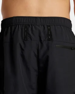 RVCA Shorts / Hybrids><noscript><img width=