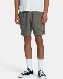 RVCA Shorts / Hybrids><noscript><img width=