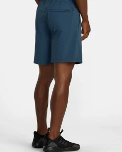 RVCA Shorts / Hybrids><noscript><img width=