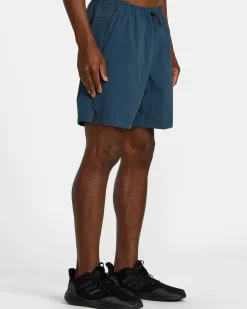 RVCA Shorts / Hybrids><noscript><img width=