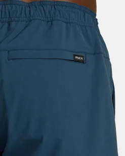 RVCA Shorts / Hybrids><noscript><img width=