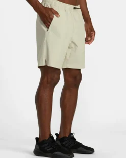 RVCA Shorts / Hybrids><noscript><img width=