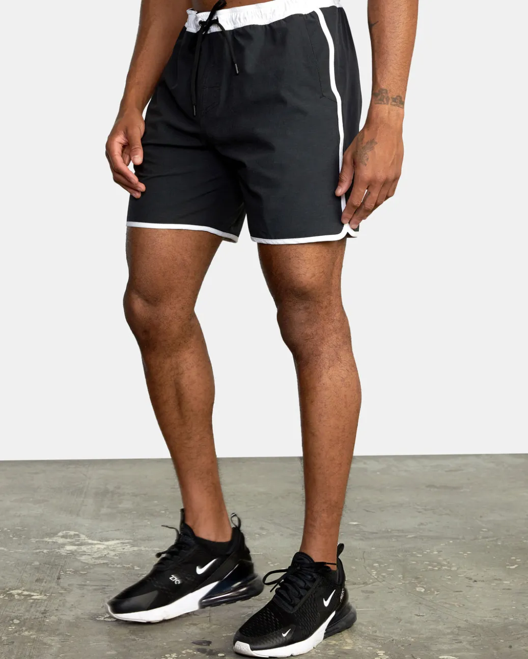 RVCA Athletic Shorts|Athletic Shorts>YOGGER HYBRID 17" ATHLETIC SHORTS