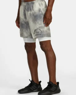 RVCA Shorts / Hybrids><noscript><img width=